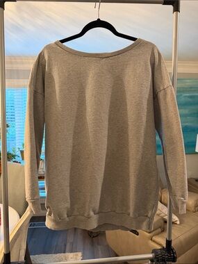 United Colors Of Benetton Off-the-Shoulder Gray Sweater